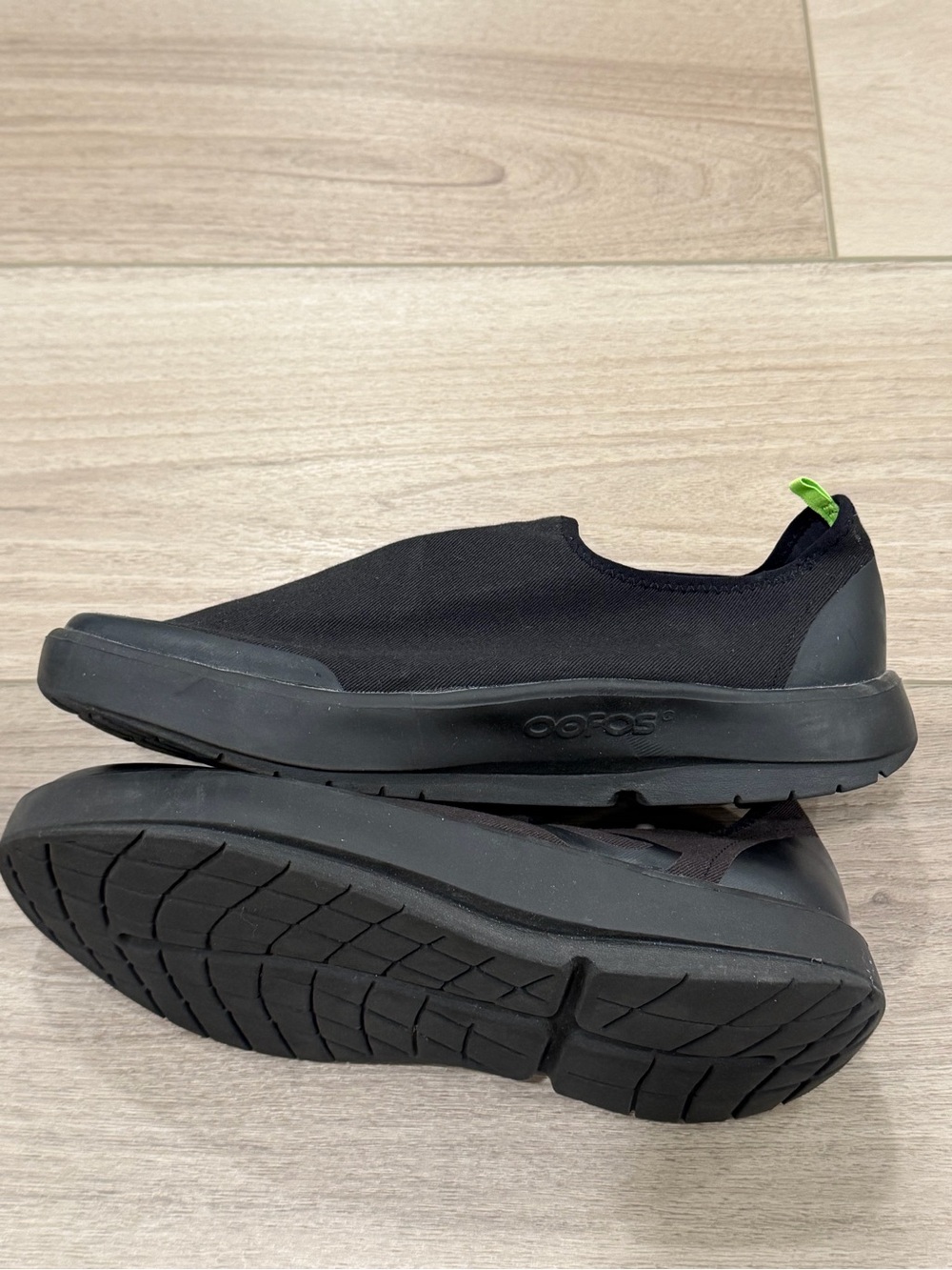 OOfos OOmg Eezee Low Top Comfort Recovery Shoe Black Size 12 - Picture 4 of 8